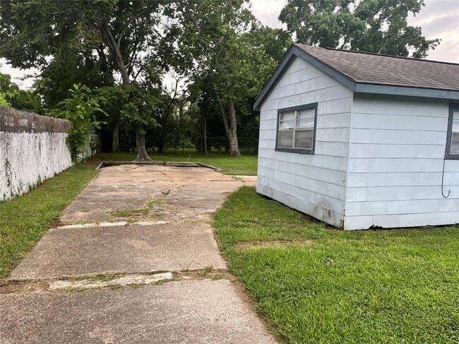 4907 Sycamore Ave in Pasadena, TX - Building Photo - Building Photo