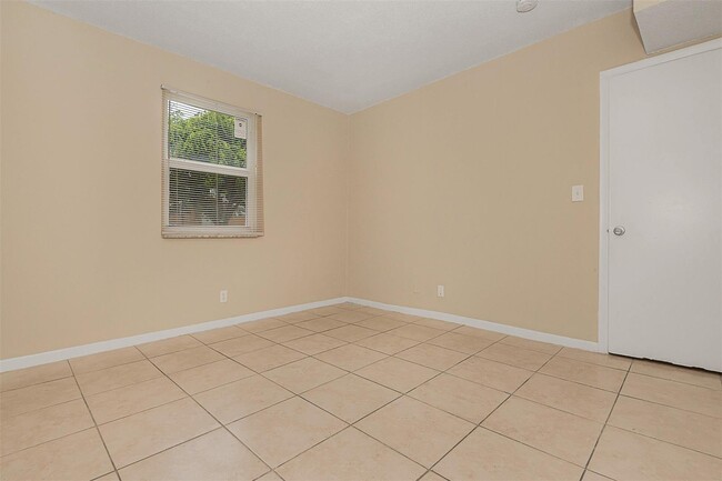 2175 SE 6th St, Unit B in Pompano Beach, FL - Building Photo - Building Photo