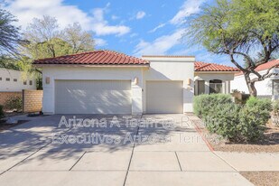 352 S Vía De Los Rosales in Tucson, AZ - Building Photo