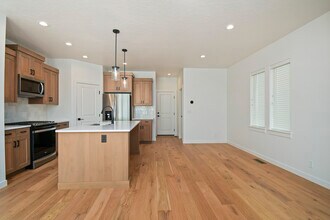 11095 W Clematis St in Boise, ID - Building Photo - Building Photo