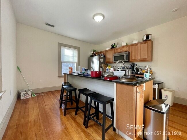 49 Englewood Ave in Boston, MA - Building Photo - Building Photo