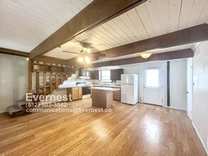 801 W Navarro St in Llano, TX - Building Photo - Building Photo