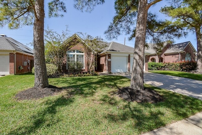 property at 3815 Summerfield Dr