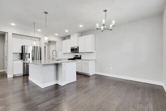 1841 S Dunkirk St in Aurora, CO - Building Photo - Building Photo