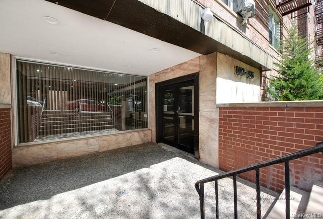 102-55 67th Dr in Queens, NY - Building Photo - Building Photo
