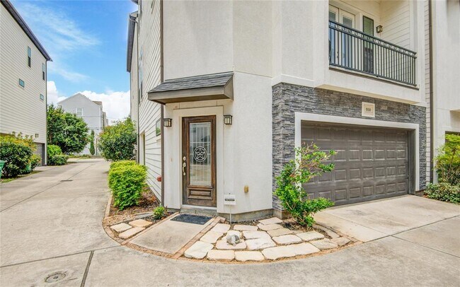 950 W 24th St in Houston, TX - Building Photo - Building Photo