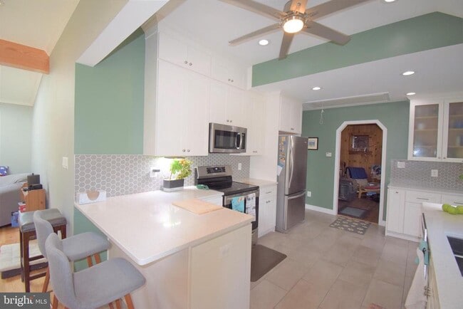 8811 Badger Dr in Alexandria, VA - Building Photo - Building Photo