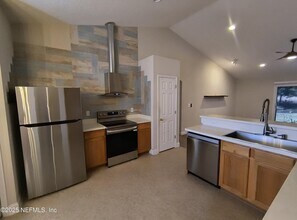 6781 Plum Lake Dr N in Jacksonville, FL - Building Photo - Building Photo