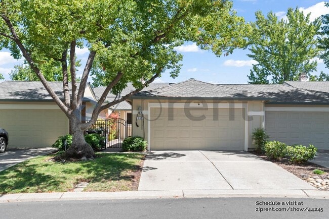 652 St Ives Ct