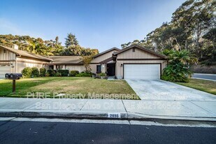 2898 Woodridge Cir in Carlsbad, CA - Building Photo