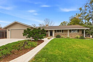 1131 Plum Ave in Sunnyvale, CA - Building Photo