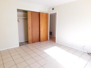 155 E Colonial Ct in Indian Harbour Beach, FL - Building Photo - Building Photo