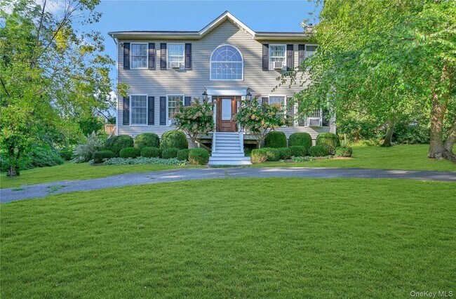 215 Kouros Rd in New Suffolk, NY - Building Photo - Building Photo