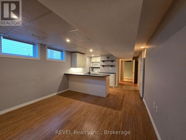 property at 33 Dundas Crescent