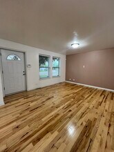 102 Caddy Ave in Carpentersville, IL - Building Photo - Building Photo