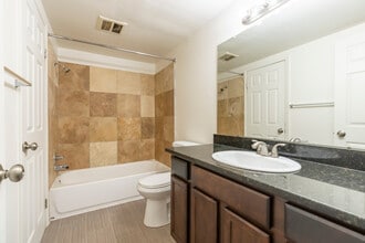 Riverbend Apartments in Grand Blanc, MI - Building Photo - Interior Photo