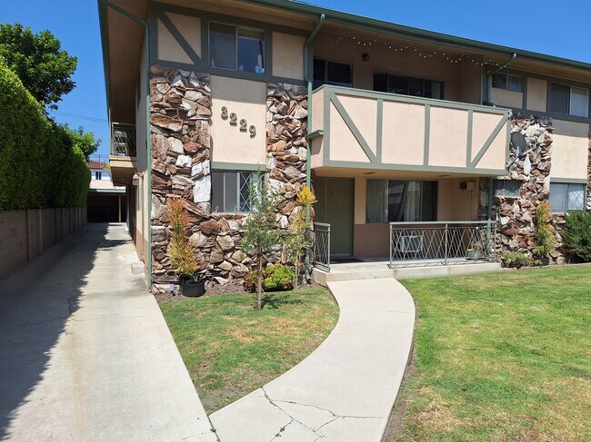 3229 Glenhurst Ave in Los Angeles, CA - Building Photo - Building Photo