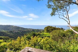 2575 Temple Hills Dr in Laguna Beach, CA - Building Photo - Building Photo