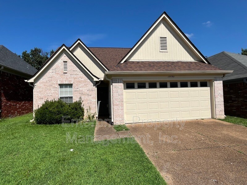 10092 Cross Valley Dr in Cordova, TN - Building Photo