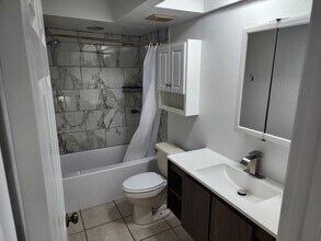 2751 S Pines Dr in Largo, FL - Foto de edificio - Building Photo