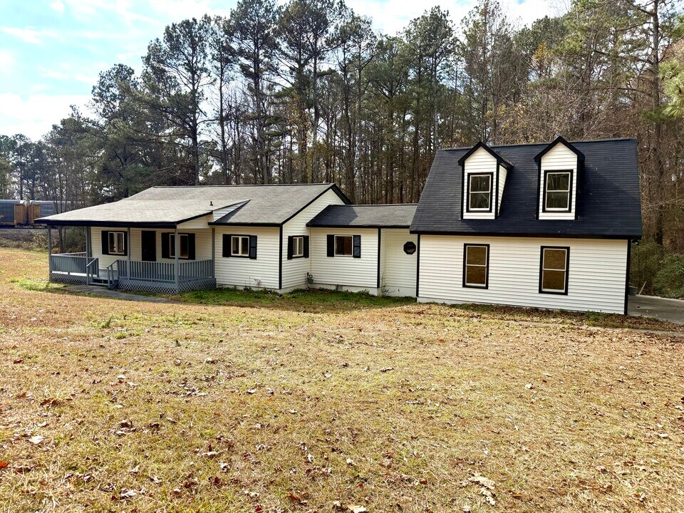 54 Hebron Church Rd in Dacula, GA - Building Photo