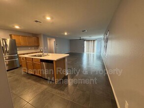 1633 W Pinkley Ct in Coolidge, AZ - Building Photo - Building Photo