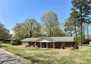 816 Teresa Dr in Benton, AR - Foto de edificio - Building Photo