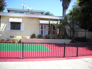 830 Felspar St, Unit 830 Felspar Street in San Diego, CA - Foto de edificio - Building Photo