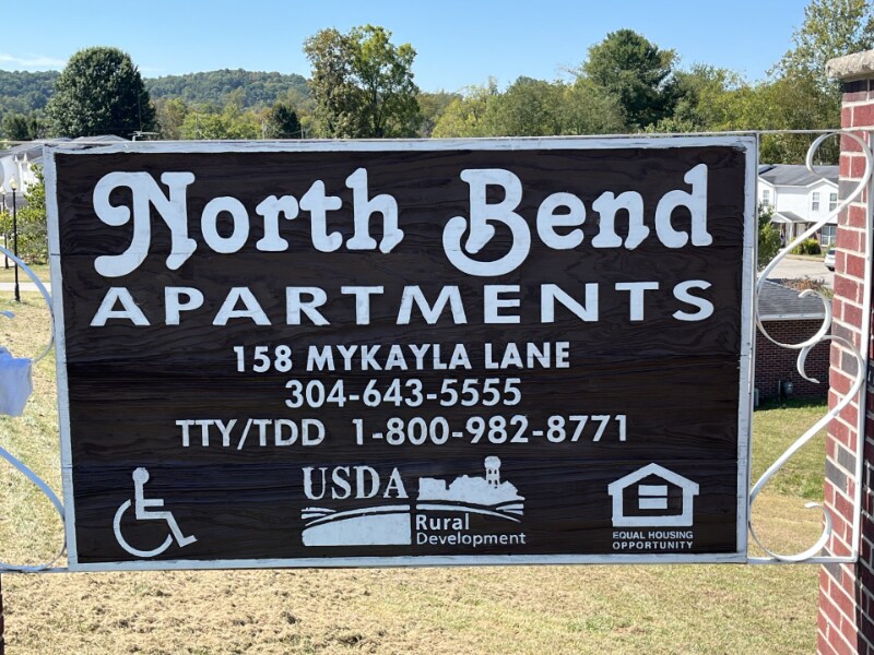 158 Mykayla Ln in Harrisville, WV - Foto de edificio