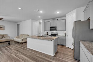 13313 Emerald Mallard Dr in Texas City, TX - Building Photo