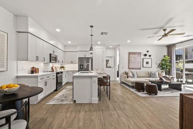 The Stately Avondale in Avondale, AZ - Foto de edificio - Building Photo