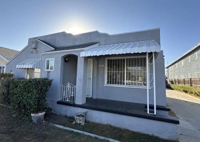 property at 1110 W 92nd St