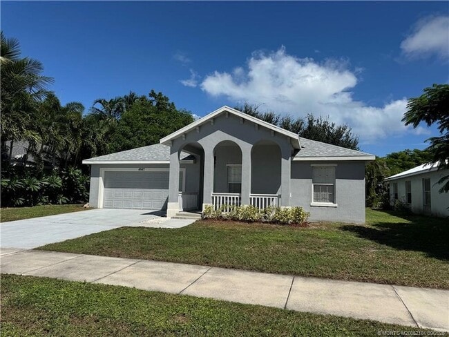 4567 SE Murray Cove Cir