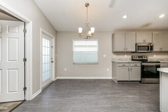 11821 Stone Pine St, Unit 346 in Riverview, FL - Building Photo - Building Photo