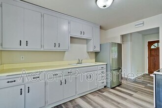 67 Holbrook Ln in Atherton, CA - Building Photo - Building Photo