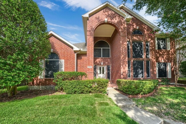 property at 2834 Lincolnshire Dr