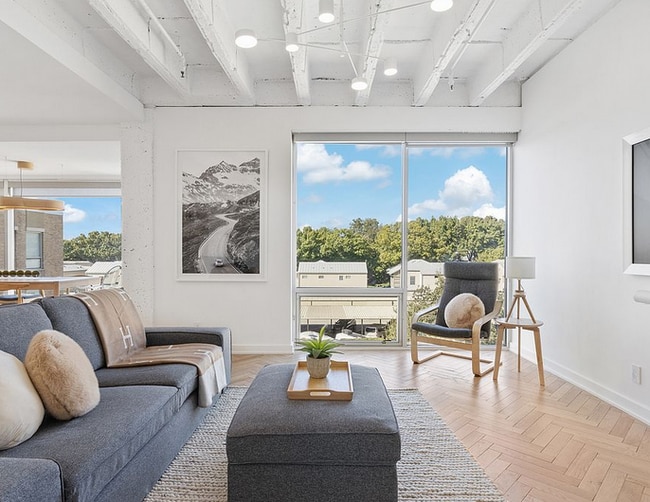 property at 1115 S Alamo St