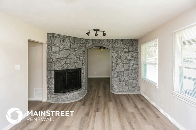 317 Worthy St in Saginaw, TX - Foto de edificio - Building Photo