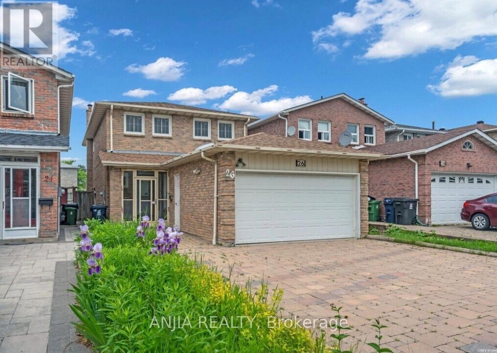 26 Silbury Dr in Toronto, ON - Building Photo