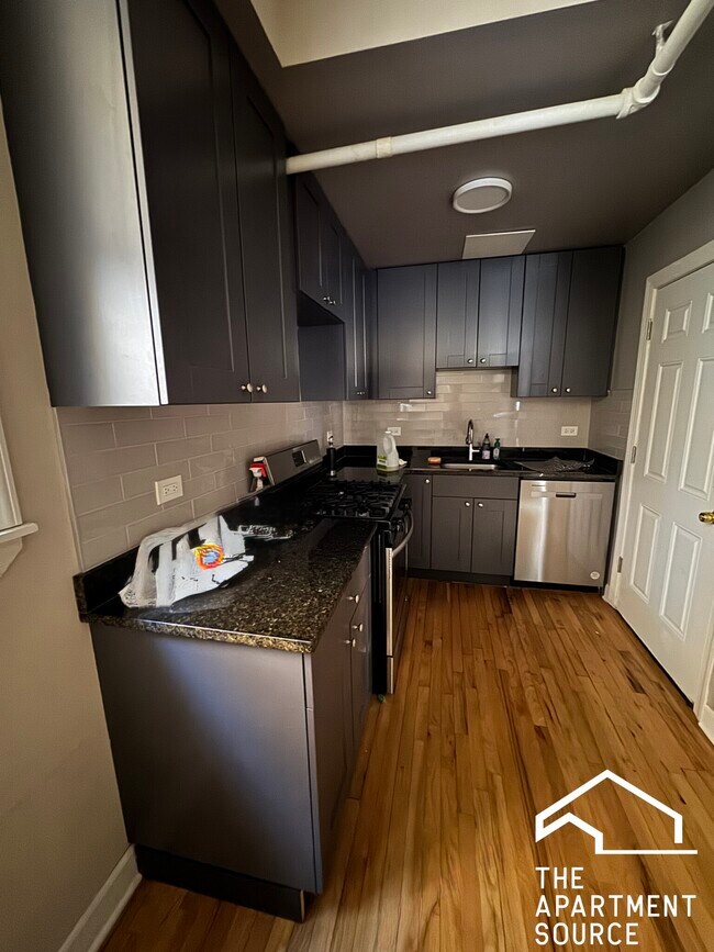 4265 W Addison St in Chicago, IL - Building Photo - Building Photo