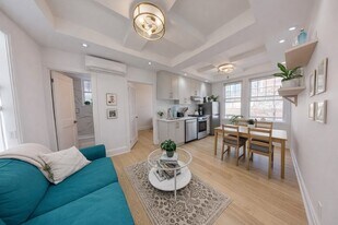 135 Earl Pl in Toronto, ON - Building Photo