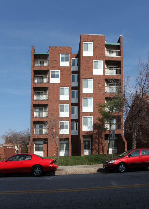 Sharp Leadenhall Apartments in Baltimore, MD - Building Photo