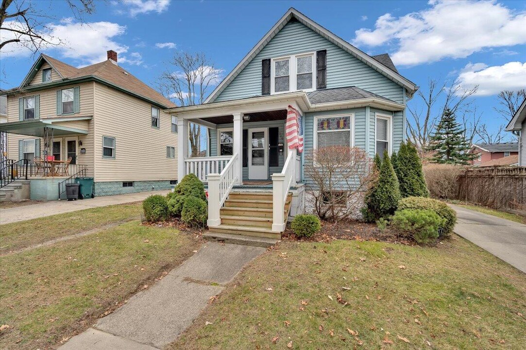 509 W Lincoln Ave in Royal Oak, MI - Foto de edificio