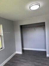 2798 NW 88th St in Miami, FL - Foto de edificio - Building Photo