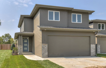 Southby Townhomes in Omaha, NE - Building Photo - Building Photo