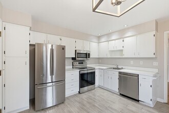 752 Ticonderoga Ave in Severna Park, MD - Foto de edificio - Building Photo