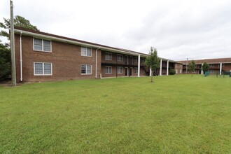 Osprey Cove North Apartments in Jacksonville, NC - Building Photo - Building Photo