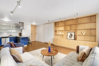 2928 Dean Pkwy in Minneapolis, MN - Building Photo - Building Photo