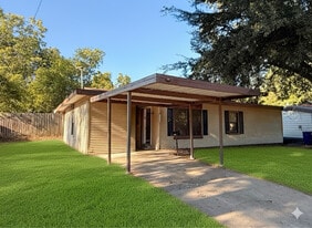 5860 Tracyne Dr in Westworth Village, TX - Building Photo
