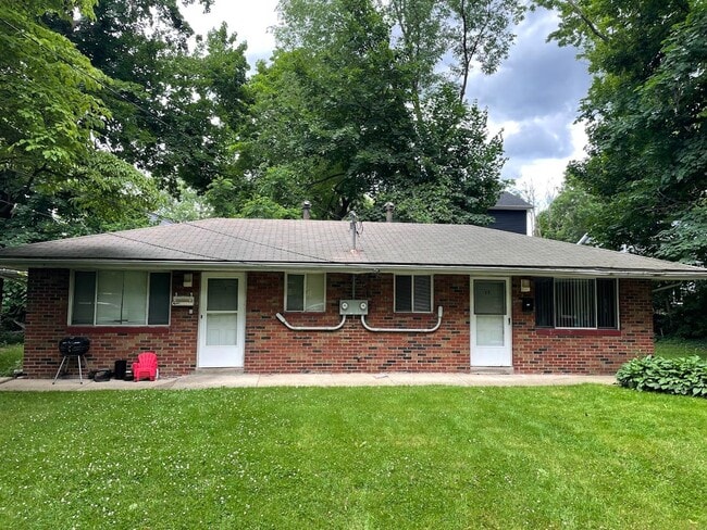 property at 21 Neal Ct